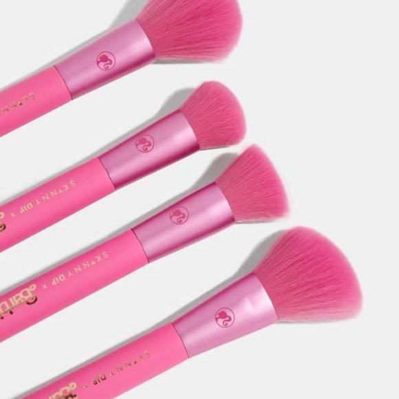 Barbie x Skinnydip London Makeup Brushes Set - Picture 3 of 4